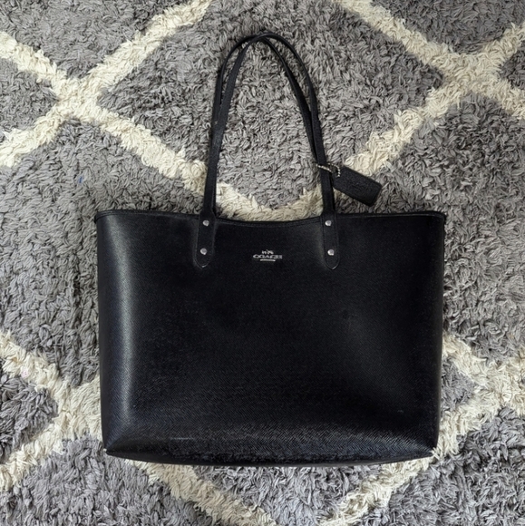 Coach F57668 Reversible City Tote in Tea Rose Floral and Black Multi Color - Picture 3 of 13